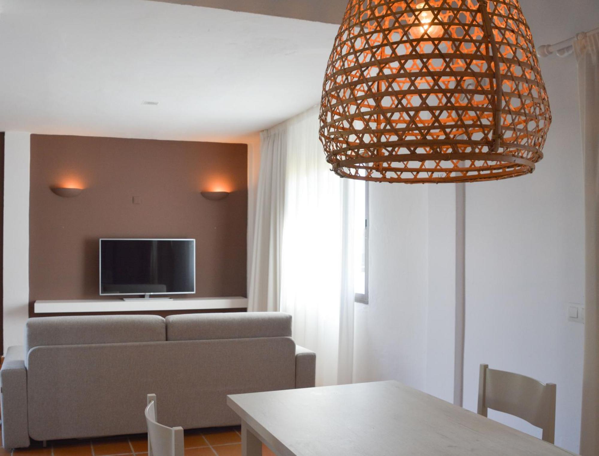 Nuramar Aparthotel Кала'н Бош Екстериор снимка
